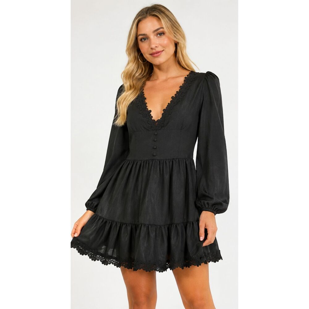 CHAOLILAI Black Lace Trim Tiered Mini Dress – Size Large